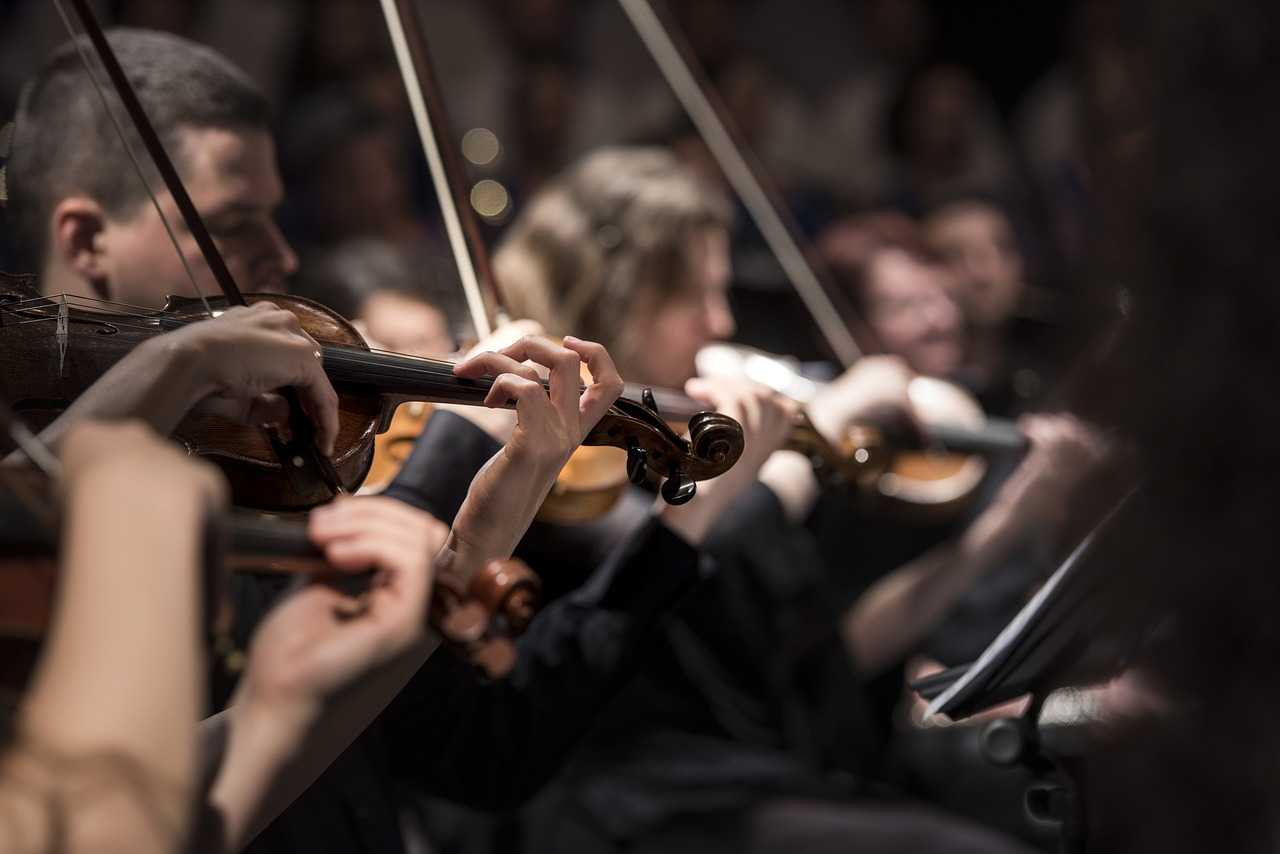 Why Music Lessons at a School are Better Than Music Lessons at Home