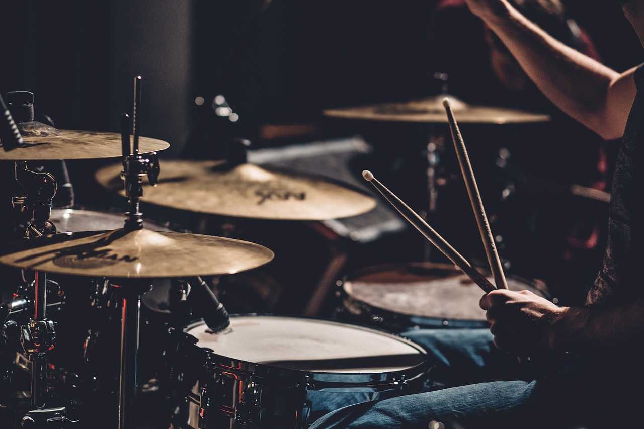 Close up drum set and cymbals