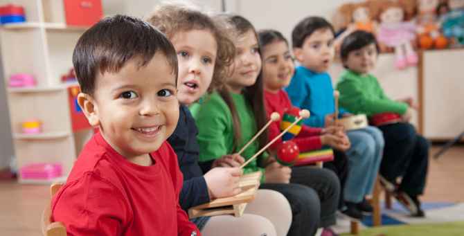 A kids music class