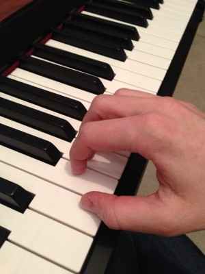 Right hand on piano in C Major