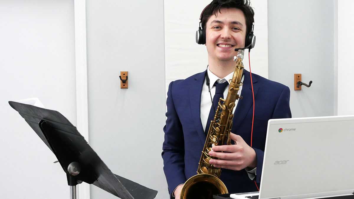 A Sage Music saxophone teacher